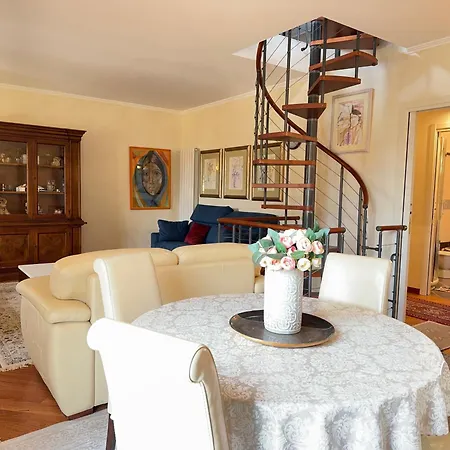 Casa Perfetta Per Grandi Famiglie, Con Jacuzzi * Bevera (Liguria)